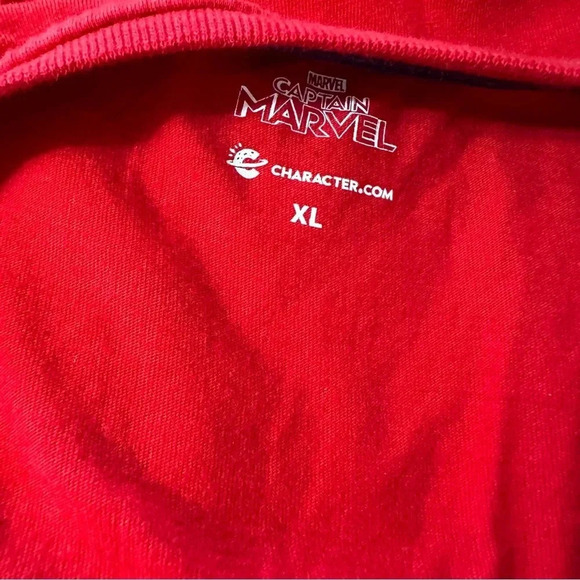 Captain Marvel women's red size XL t-shirt, Hero Vibes - Picture 4 of 5